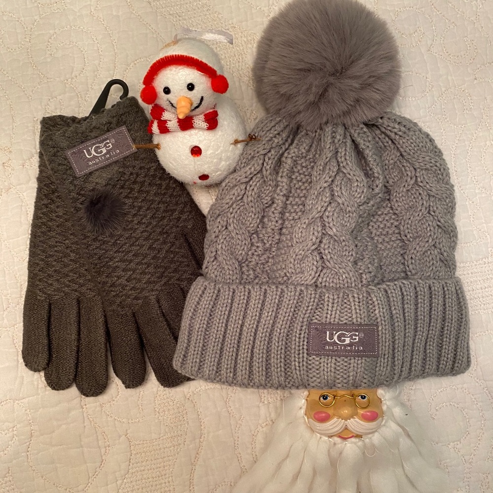 Ugg 2pc gloves and hat set